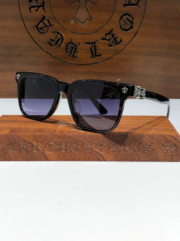 Picture of Chrome Hearts Sunglasses _SKUfw52079757fw